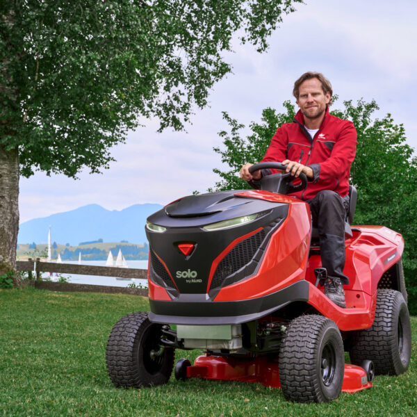 solo by al ko® premium t22 105.4 hd a v2 rear collect lawn tractor