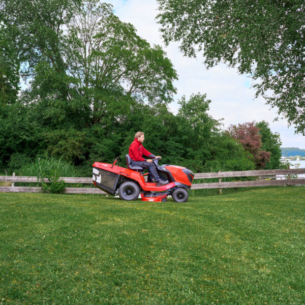 solo by al ko® premium t22 105.4 hd a v2 rear collect lawn tractor