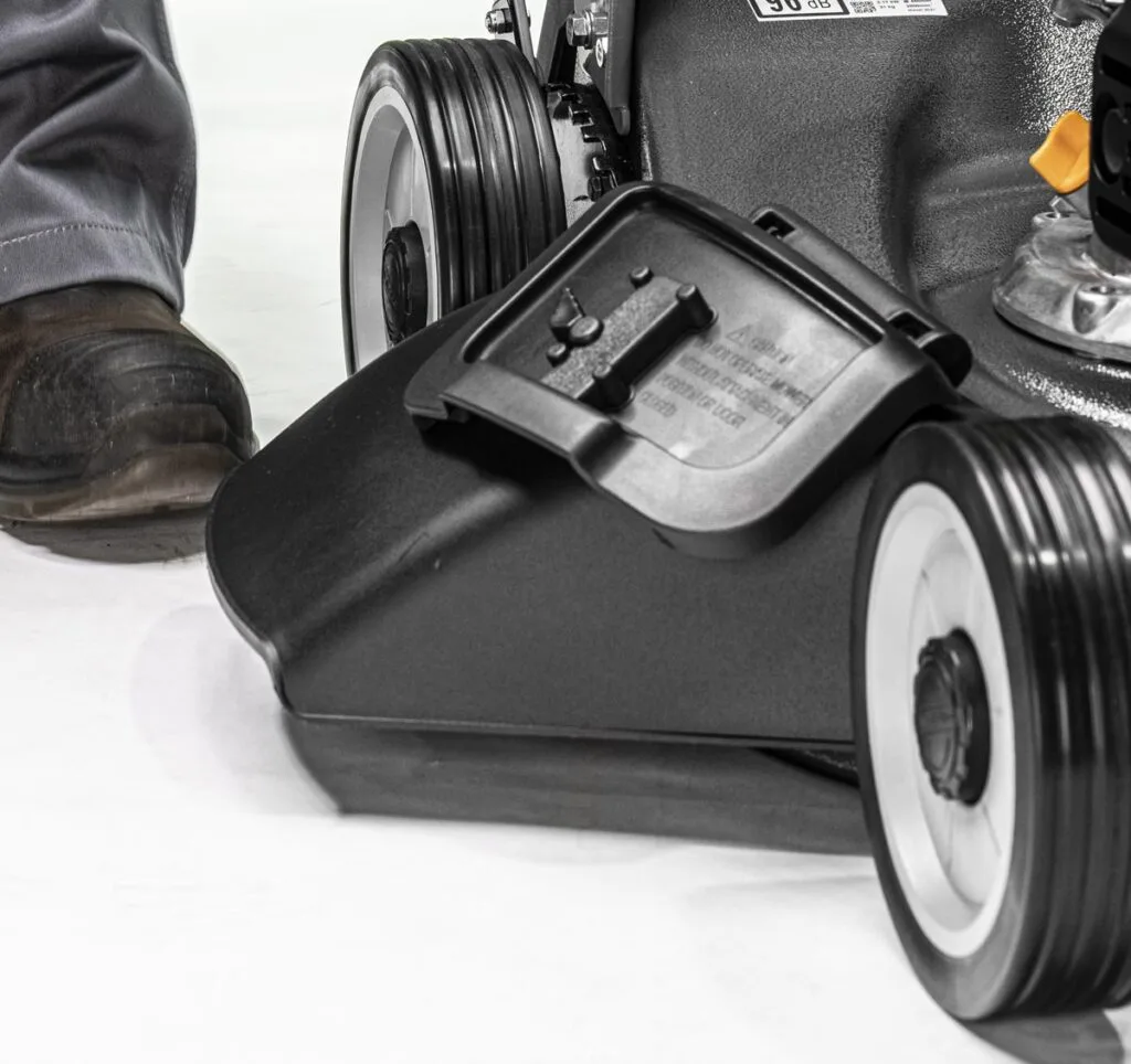 virtue 53 ssdx lv, 53cm (21"), 70l collector, 4 in 1 petrol lawnmower