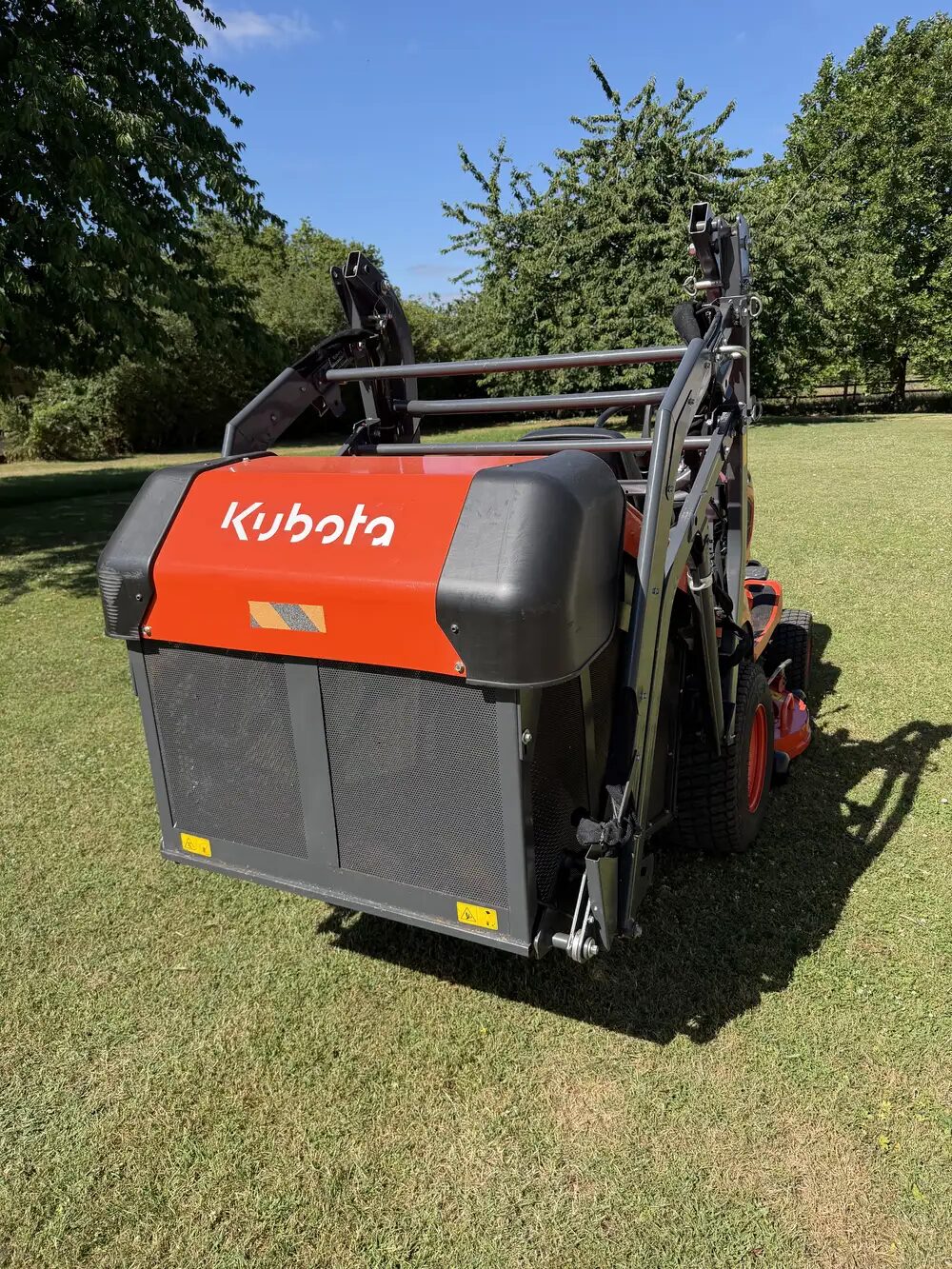 kubota g231hd 48" diesel ride on lawnmower garden tractor